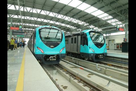 tn_in-kochi_metro_trains_1.jpg